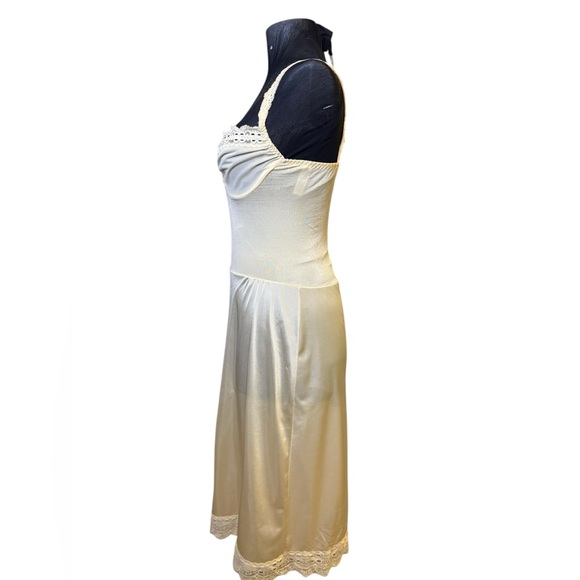 Vintage Olga Cream Lace Chemise Nightgown - Picture 7 of 12